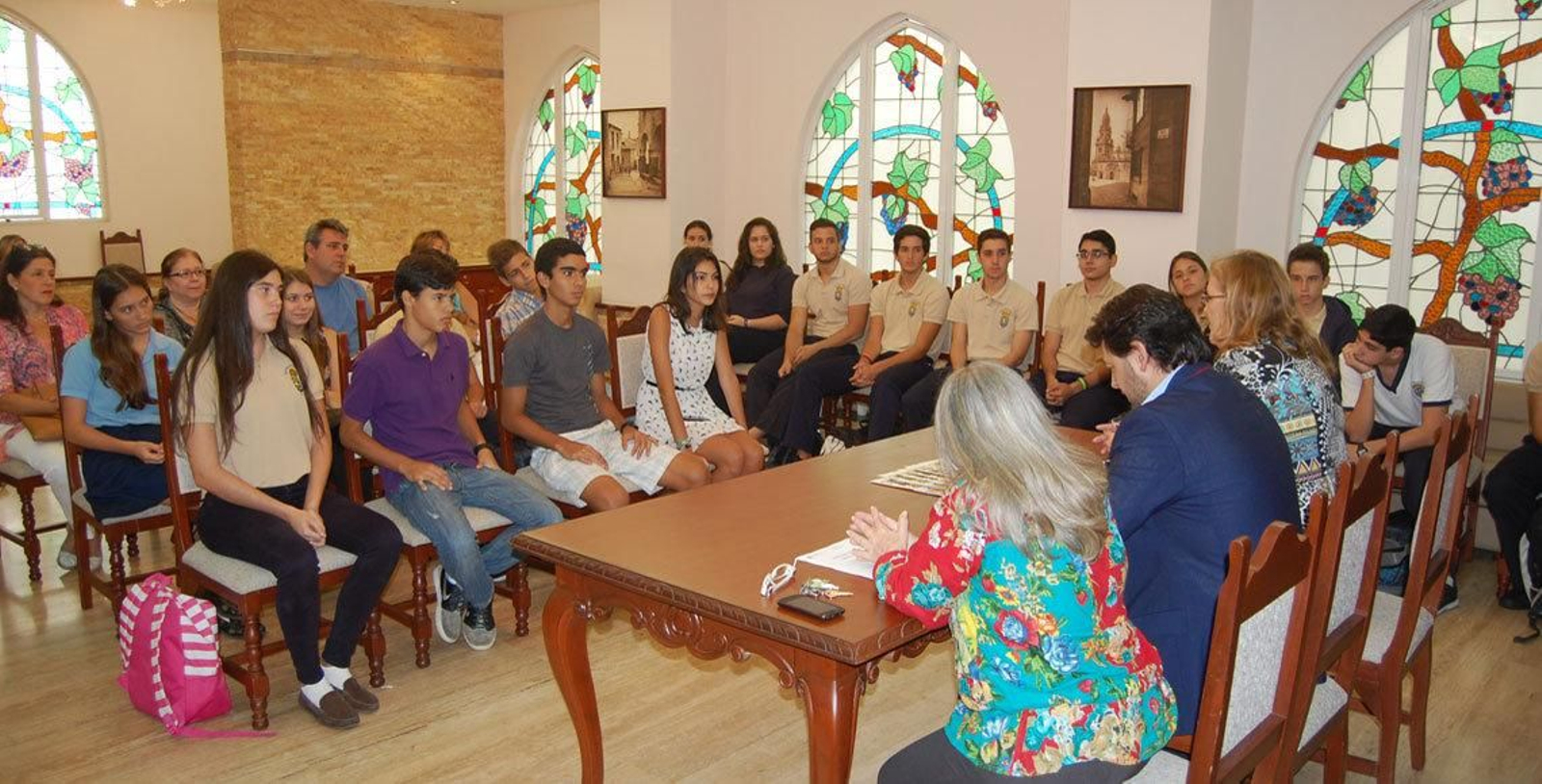 Miranda durante un encuentro anterior con jóvenes de la diáspora gallega en Venezuela.