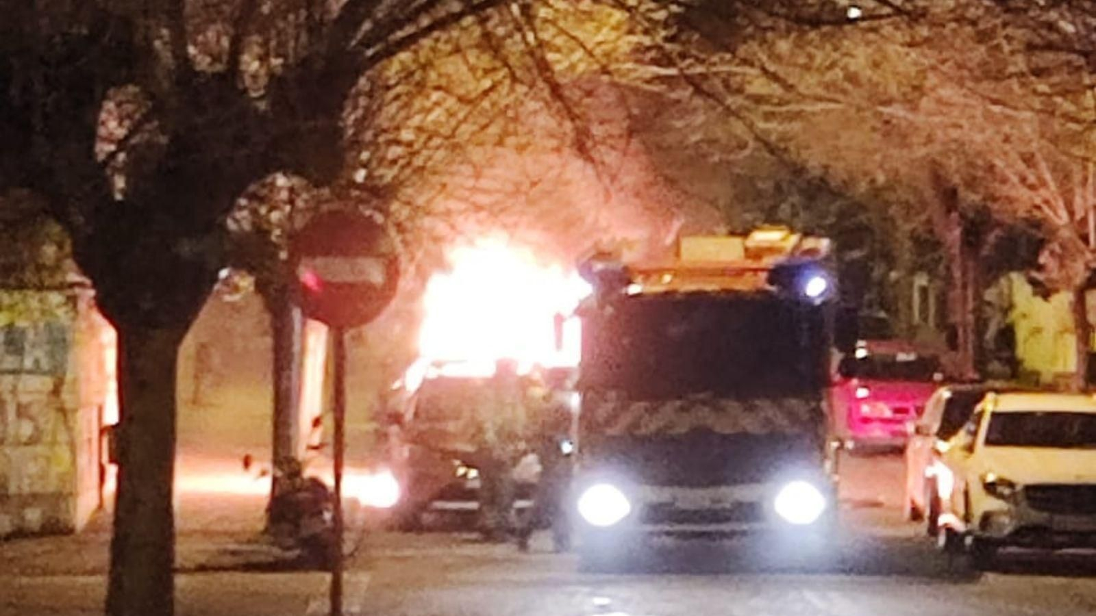 Imagen del incendio en la calle Eduardo Blanco Amor.