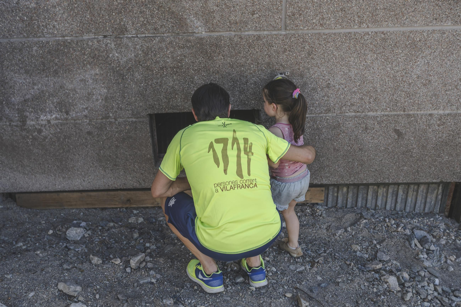 Galería | La huella del desastre dejado por la riada en A Bouza y acentuado por la parálisis, en fotos