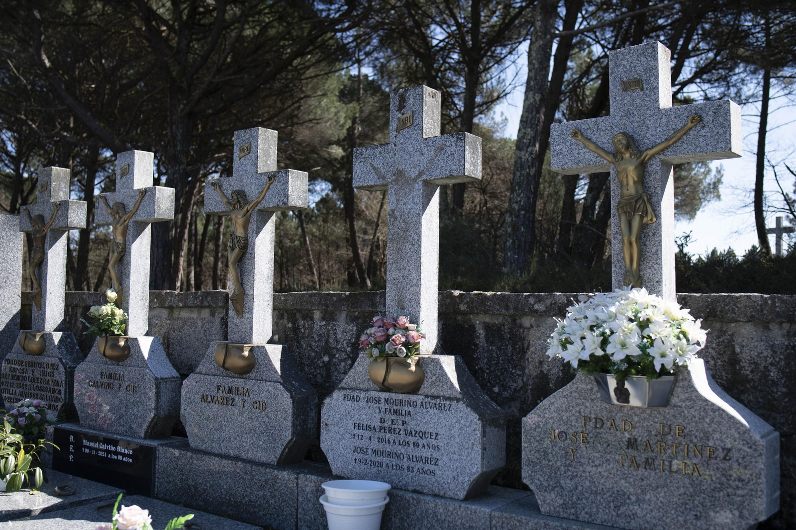 Galería | Así se encuentran los cementerios de Ourense tras ser saqueados