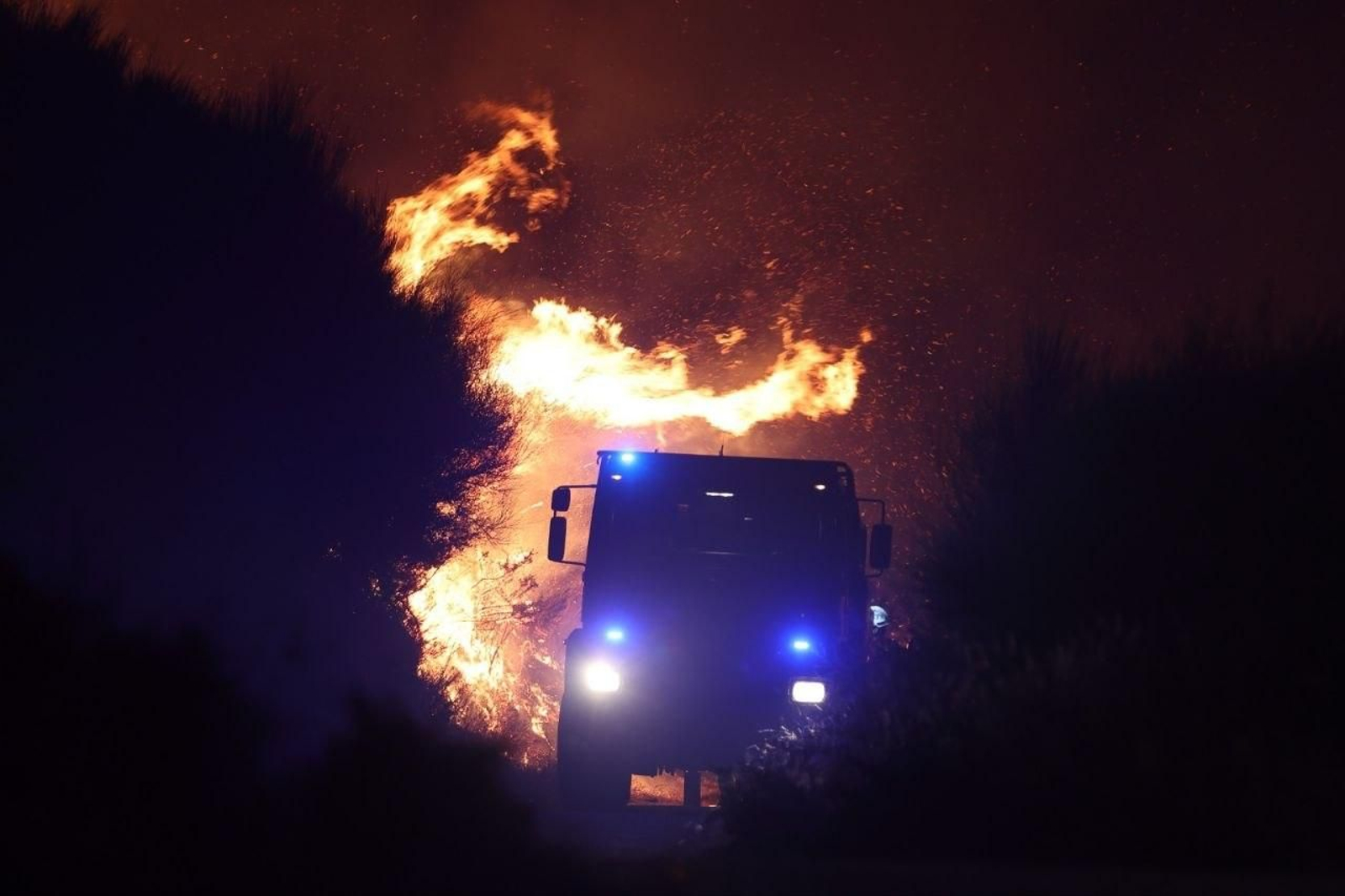La voracidad de las llamas en el incendio declarado en Vila Verde.