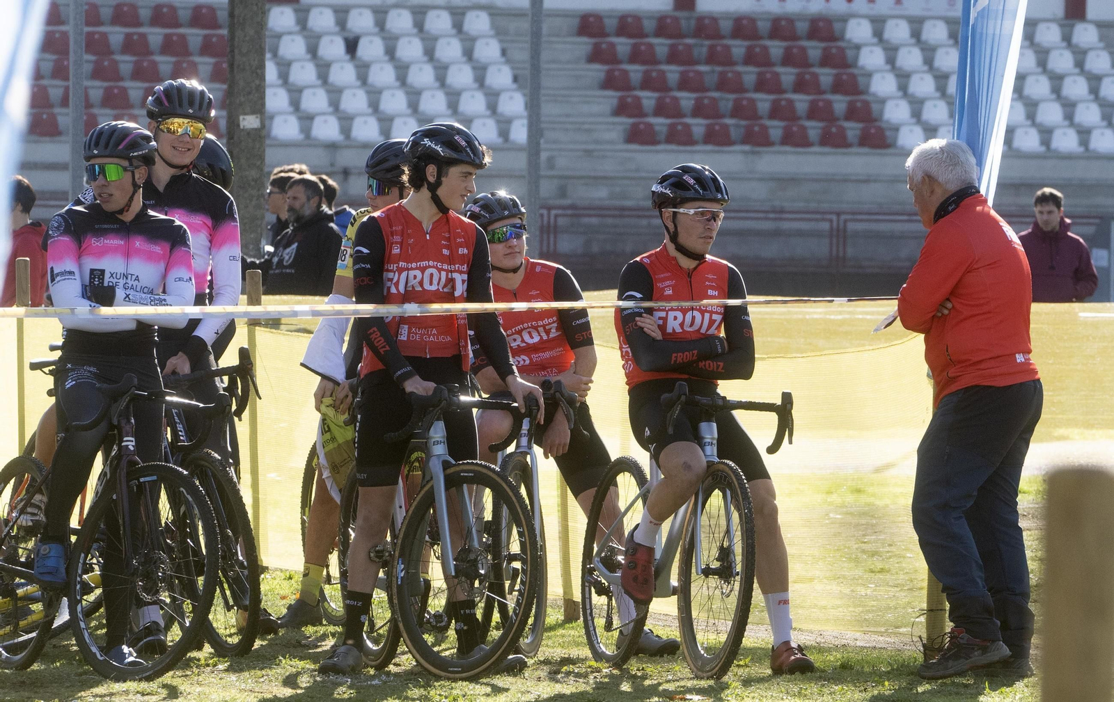 Galería | El ciclocross toma Ponteareas con más de 200 participantes