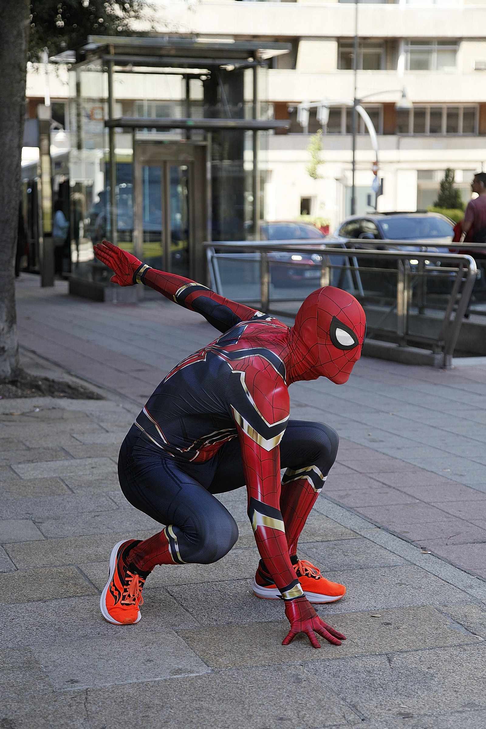 El hombre araña por las calles de Ourense