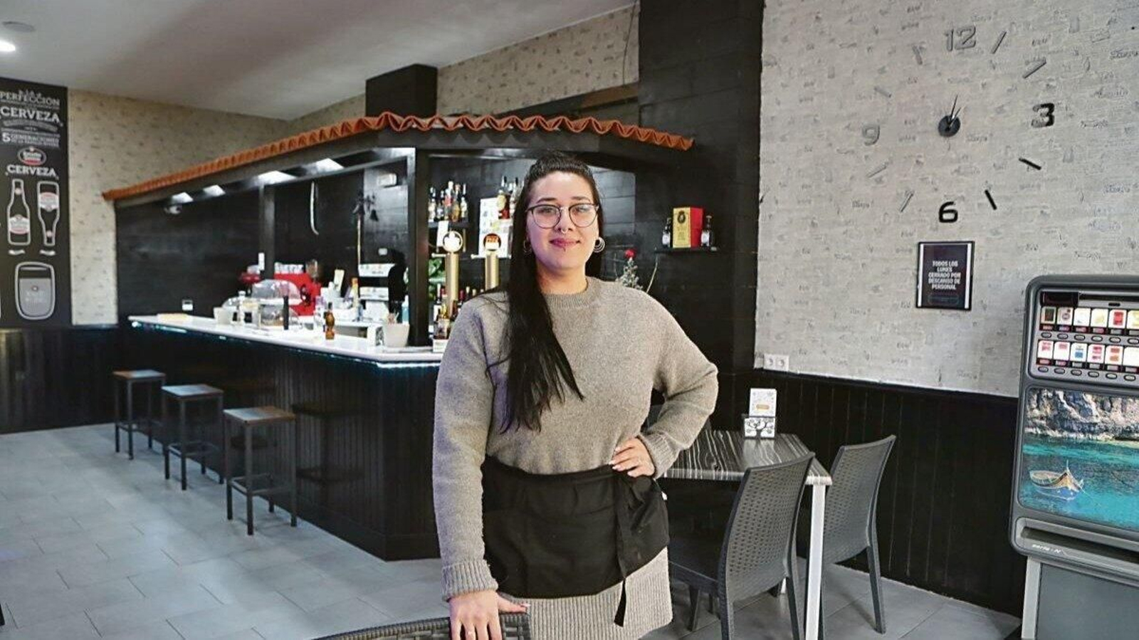 Sara Lino en el Sete Café Bar, en la avenida de Buenos Aires. (Foto: Iago Cortón)