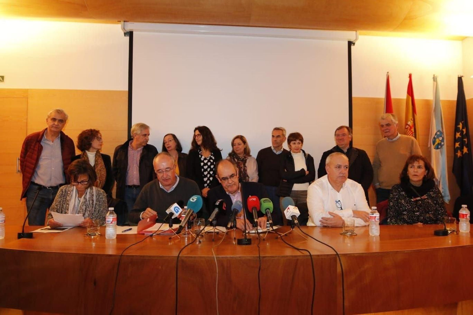 Los jefes de servicio y de unidad de Primaria informaron de su renuncia en la sede del Colegio de Médicos.