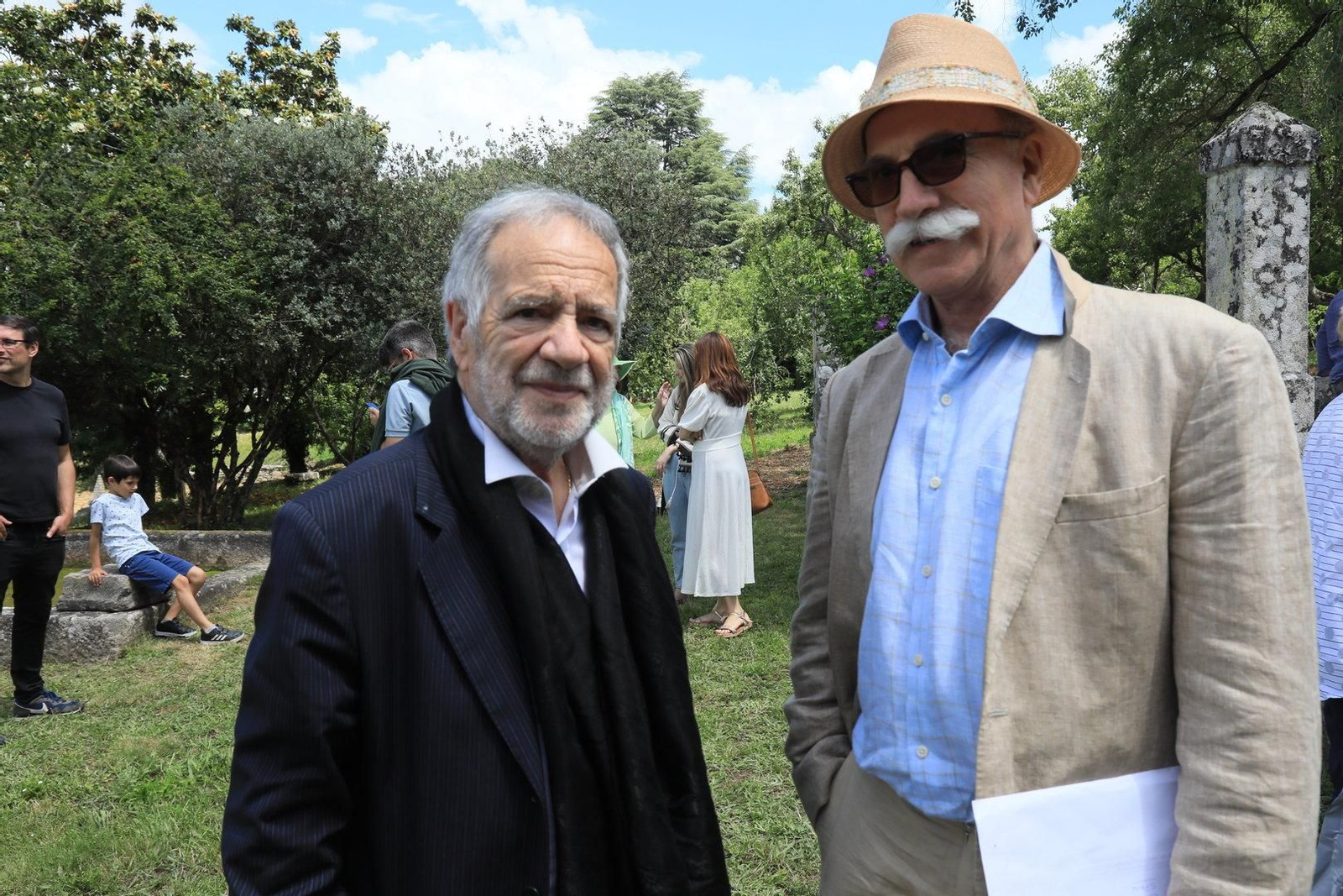 El escultor Acisclo Manzano y el artista Miguel Saco.