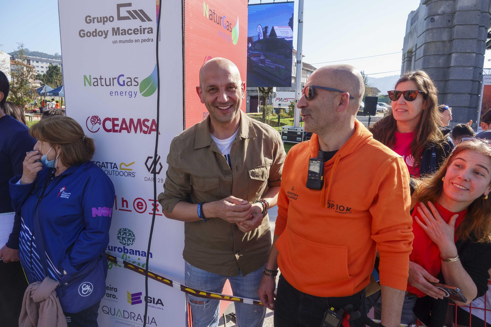 Galería | Pequeños y mayores se divierten en la 10K de Porriño