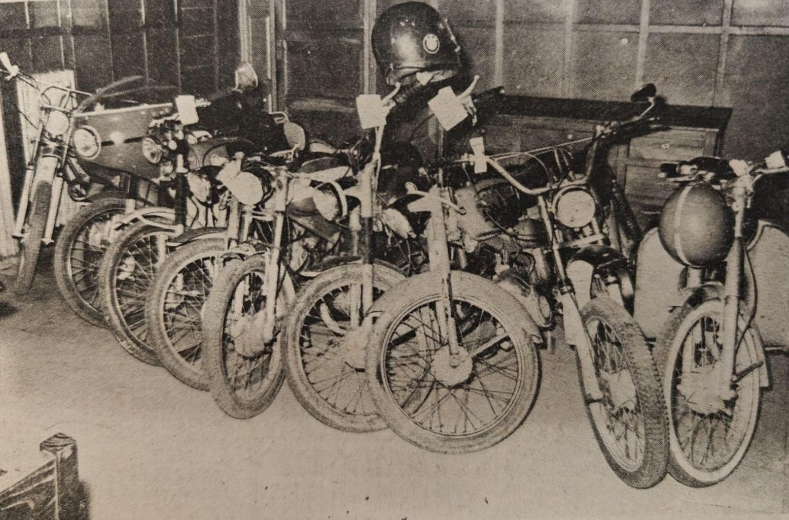 Motos requisadas en las dependencias de la Policía Municipal.