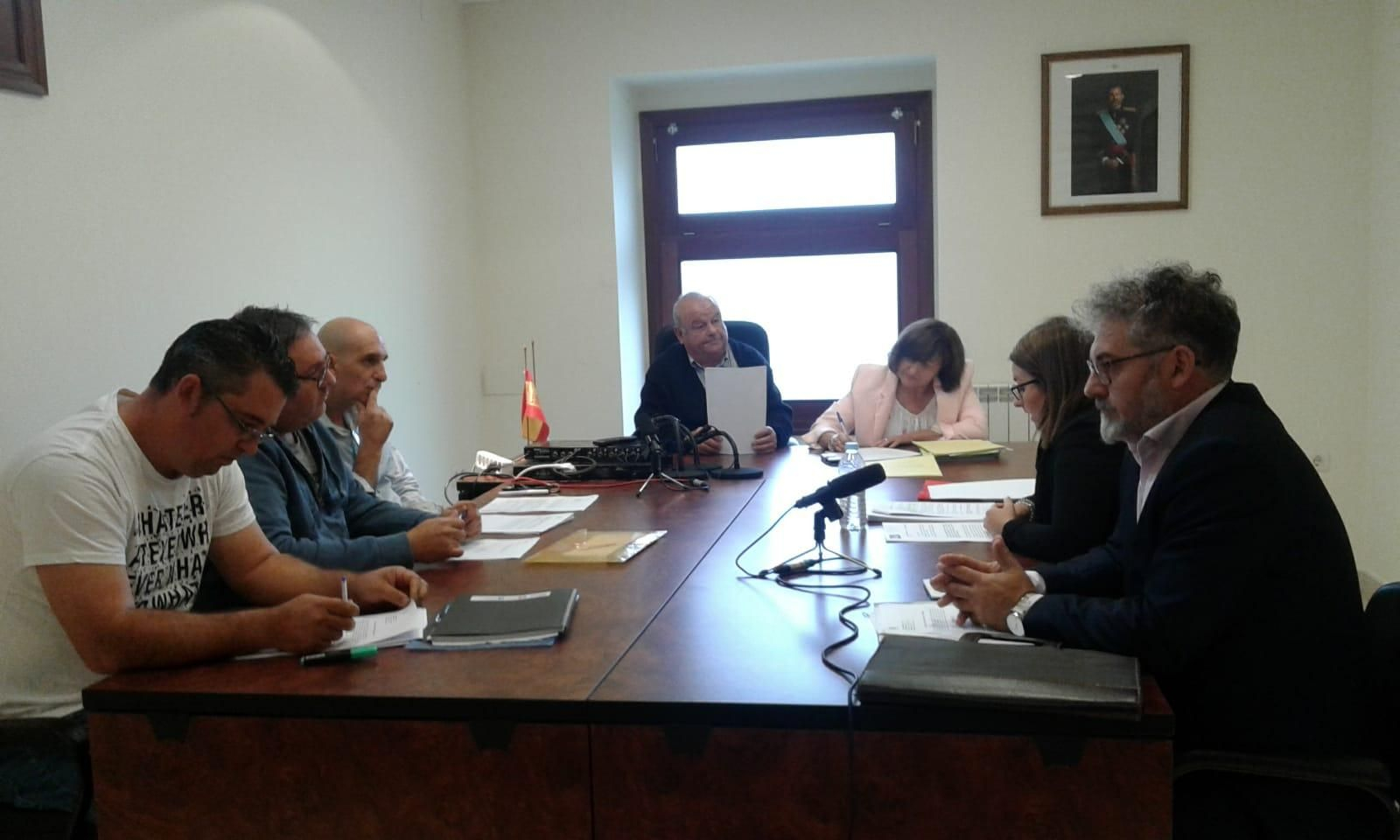 Imagen de archivo de un pleno en Punxín.