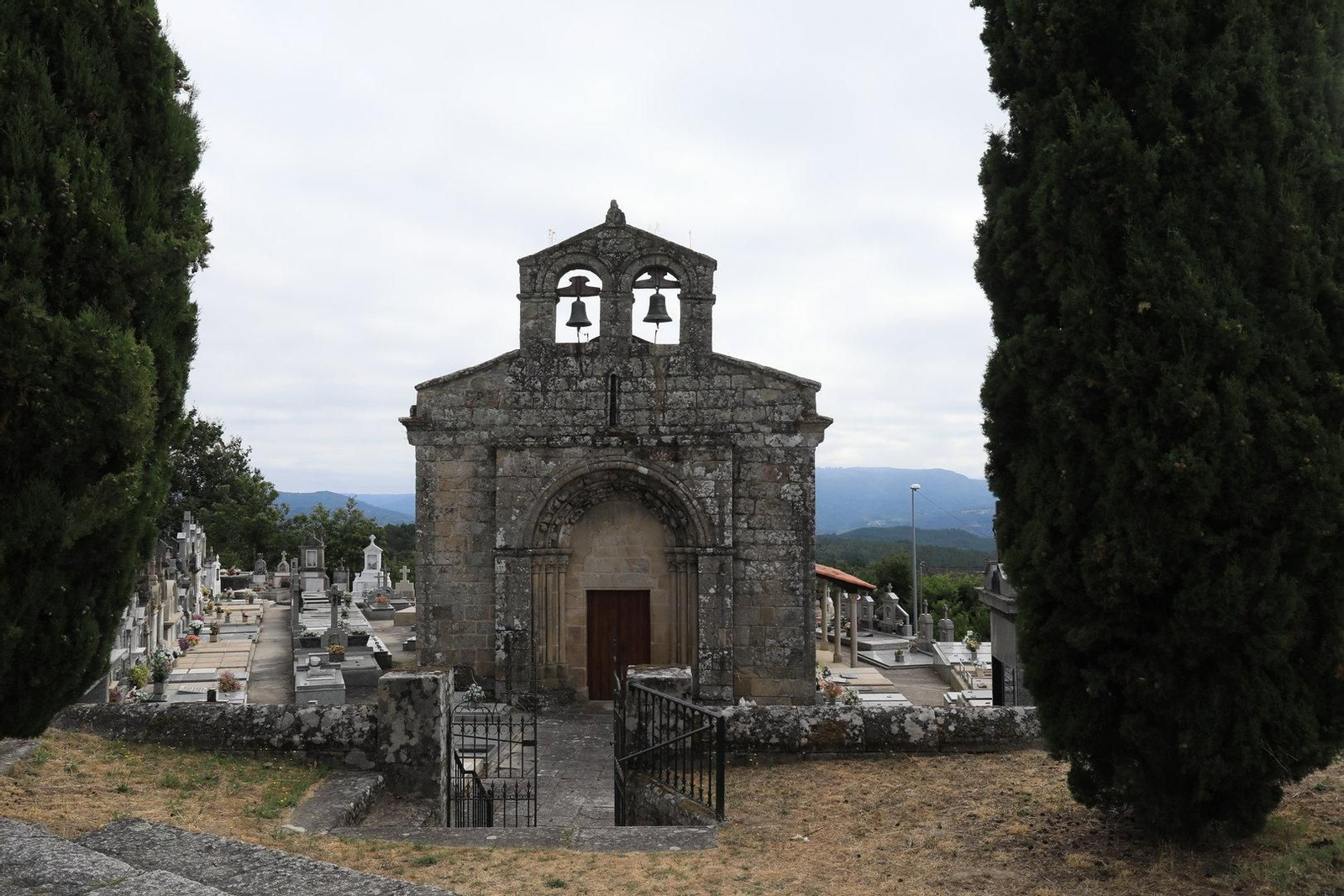 COLES 8/08/2024.- Tesoros por descubrir, Coles. Igrexa de Gustei. José Paz