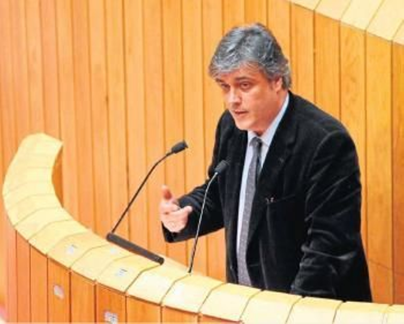 El portavoz parlamentario del PPdeG, Pedro Puy, durante una intervención en la Cámara.