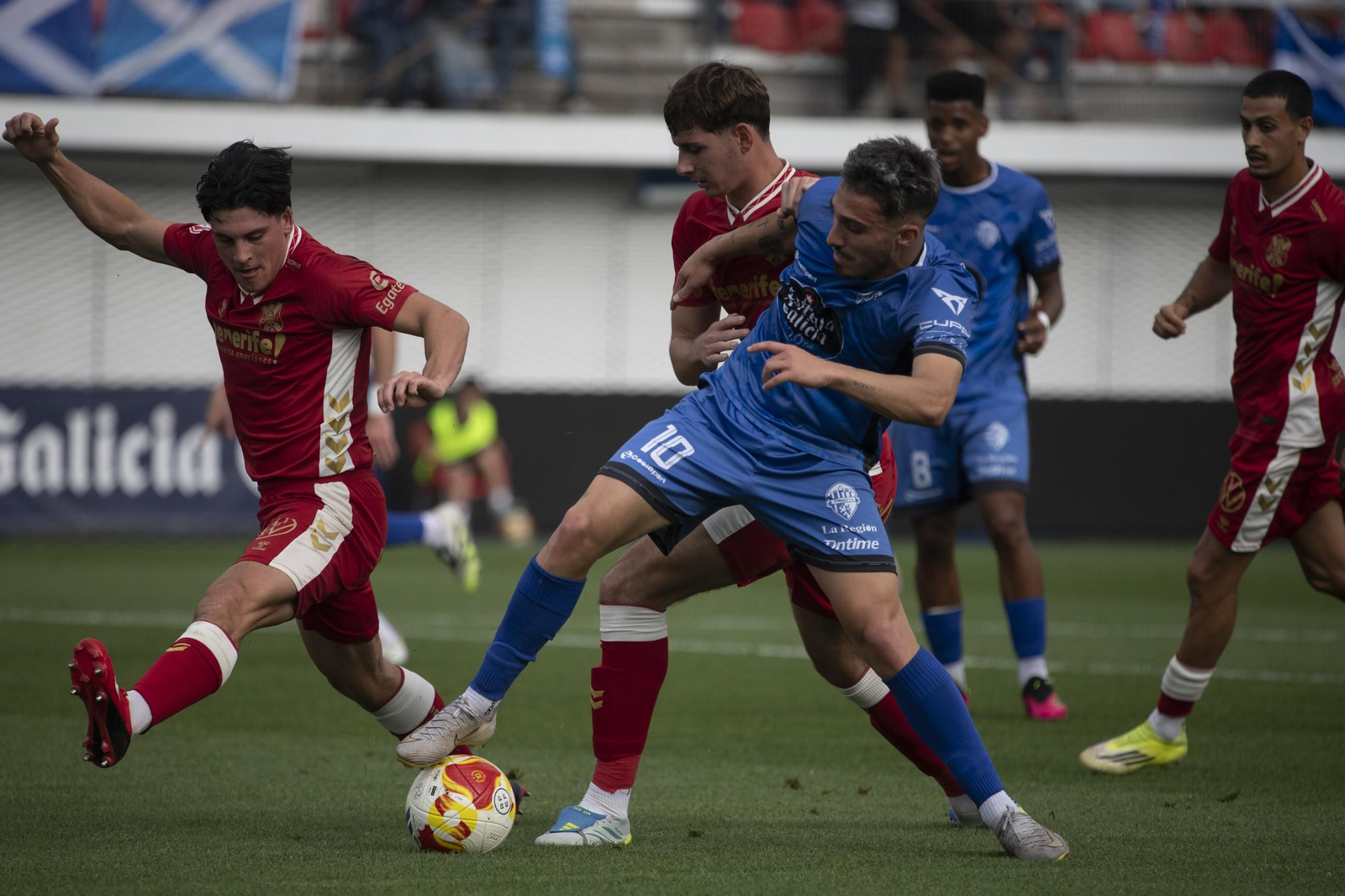 Galería | La tristeza invade O Couto con el descenso del Ourense CF