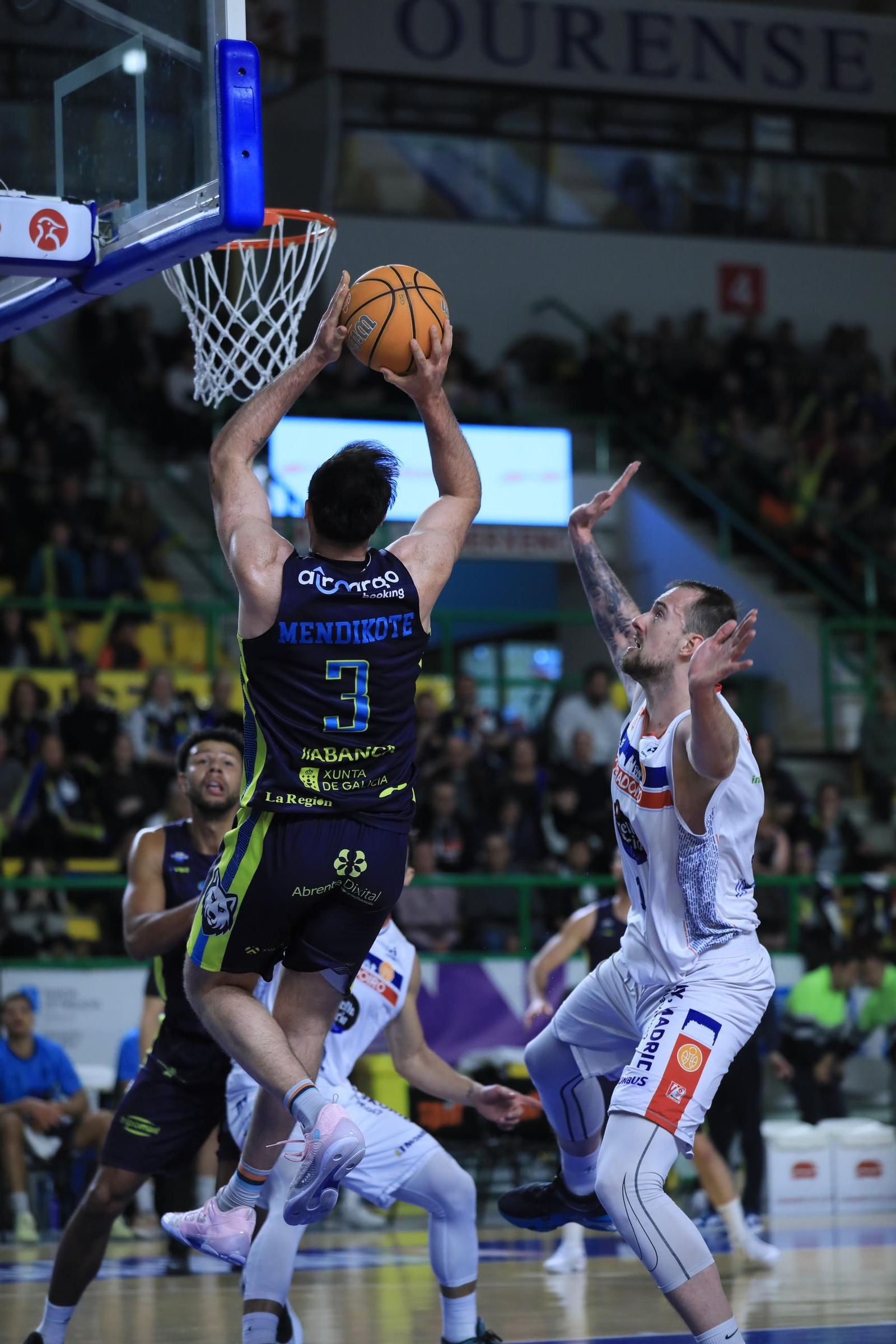 Galería | El Pazo, a reventar para el derbi COB-Obradoiro