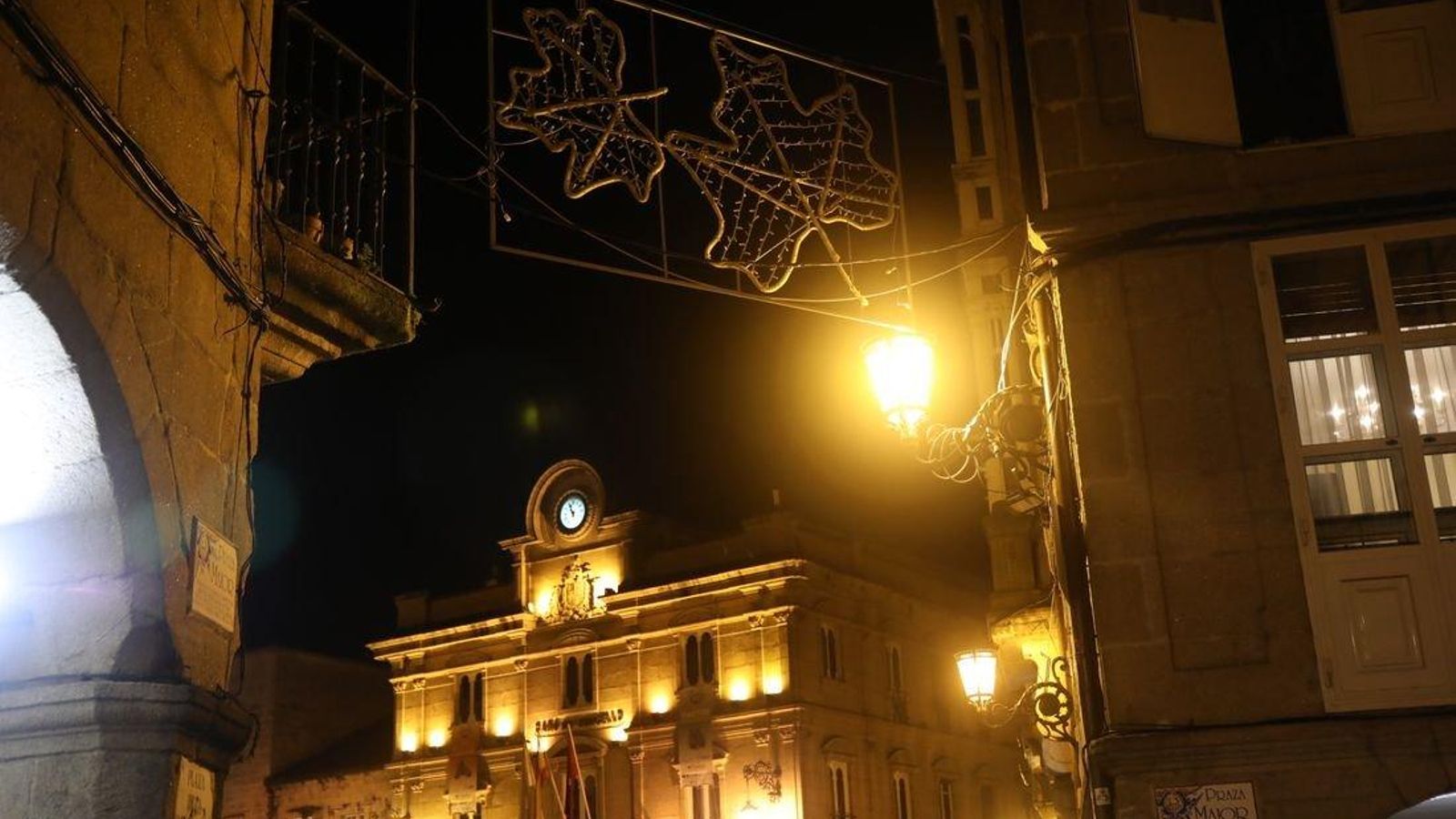 OURENSE 5/11/2019.- Luces magosto. José Paz