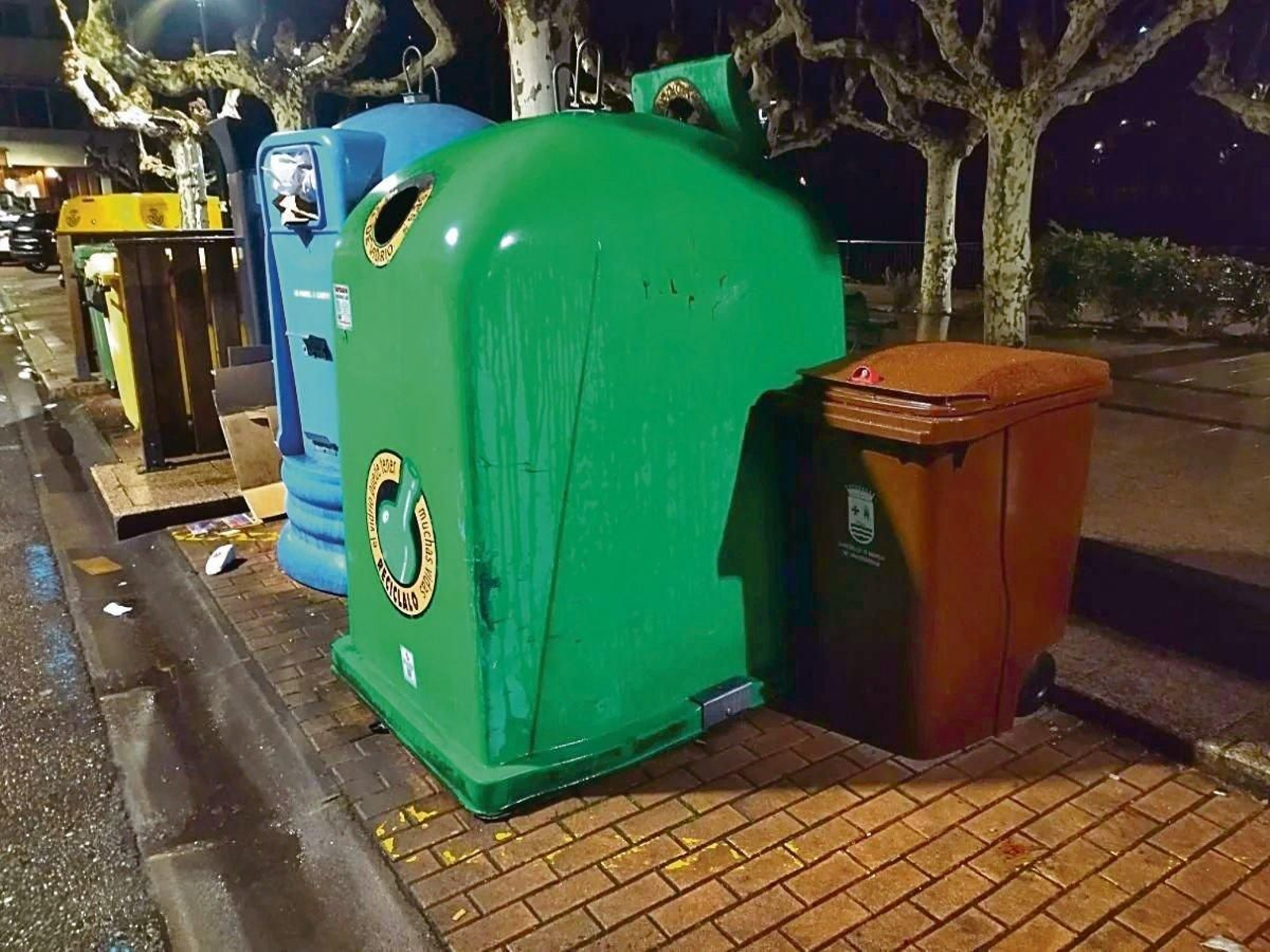 Los nuevos contenedores instalados en las calles de O Barco de Valdeorras.