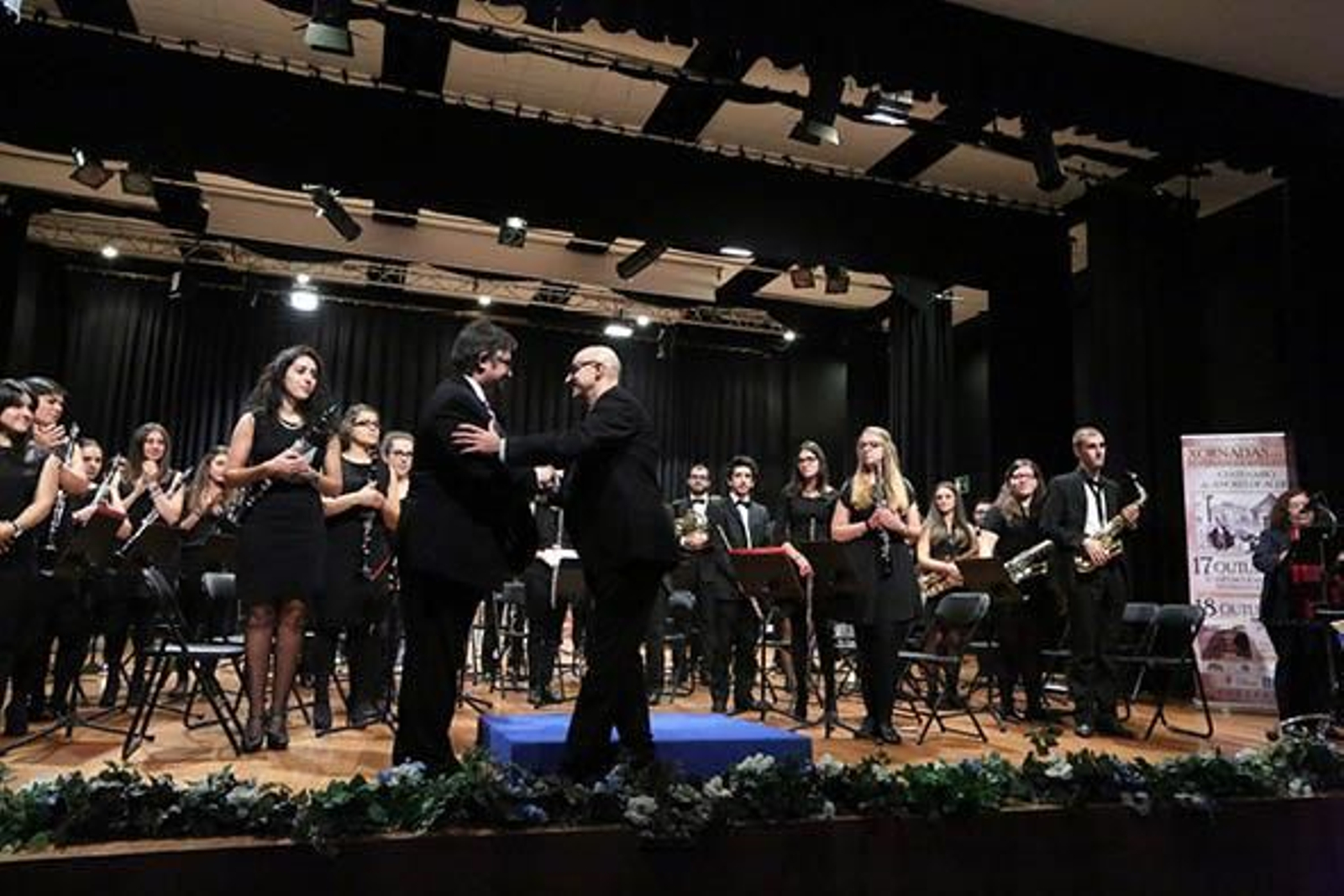 La Banda de Música Xuvenil de Xinzo, BMXX, participando en unas jornada dedicadas a Reveriano Soutullo.