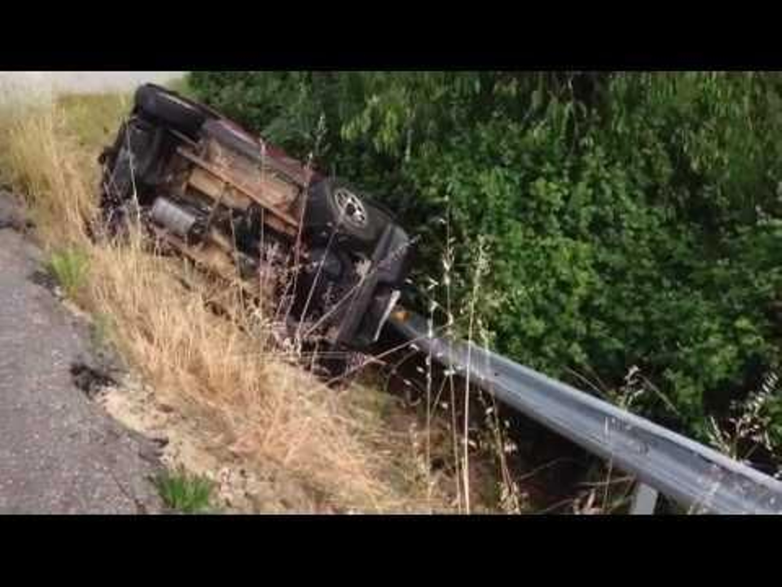 Se sale de la vía y vuelca, en Ceboliño