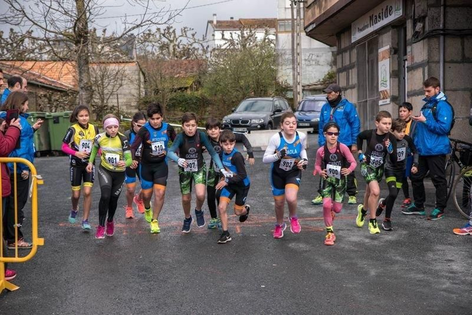 MASIDE (RÚA POUSIÑA). 15/04/2018. OURENSE. Final provincial del duathón escolar de Maside con salidas de varias categorías y con un total de 35 participantes. FOTO: ÓSCAR PINAL