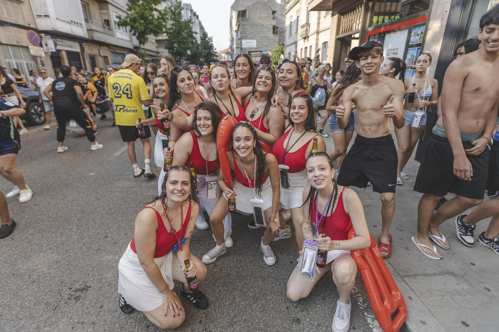 Galería |  Verín se echa a la calle al compás de las batucadas
