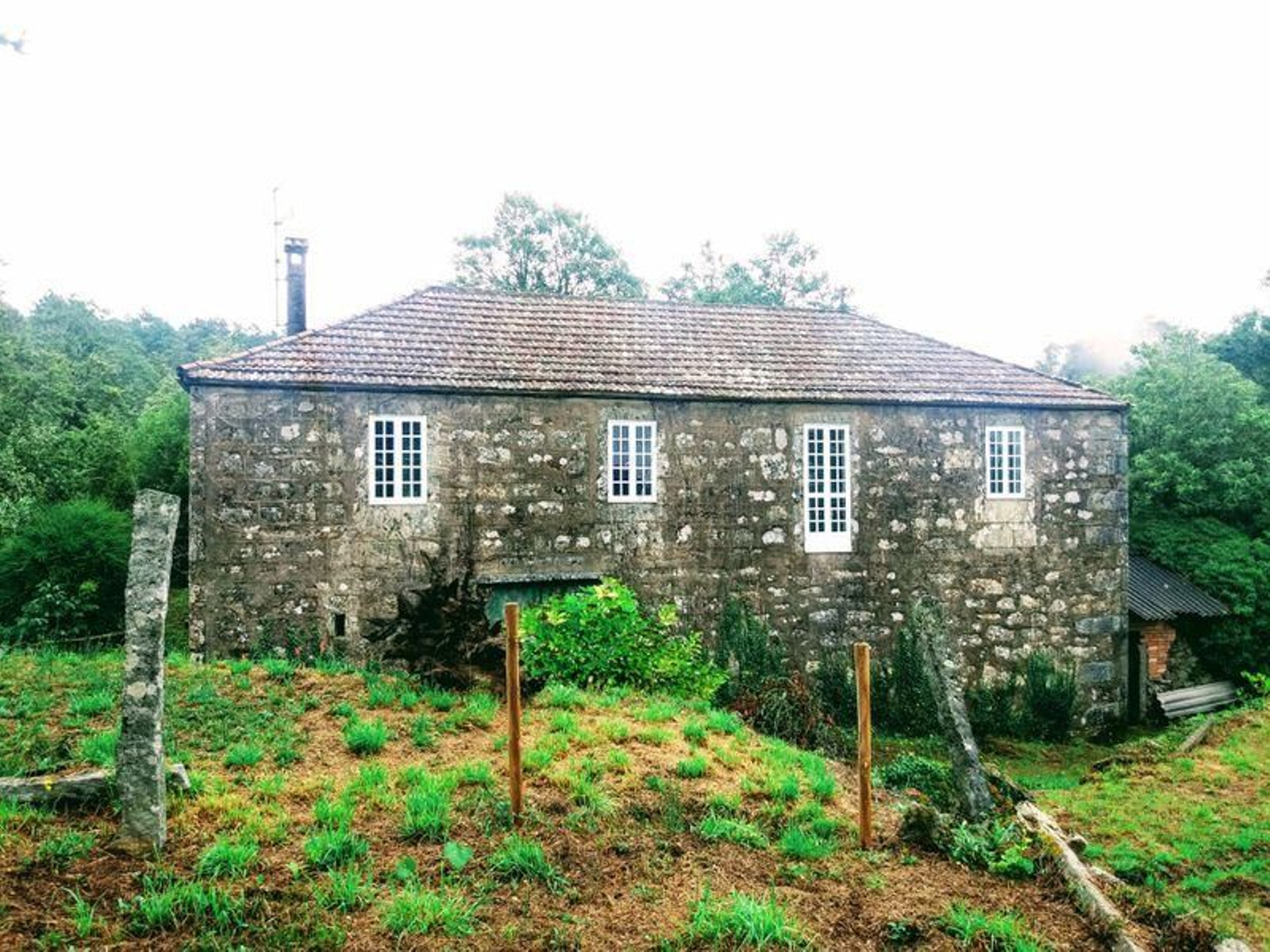 La Casa da Poza, en una pequeña aldea celanovesa, se alquila por 50 euros al año.