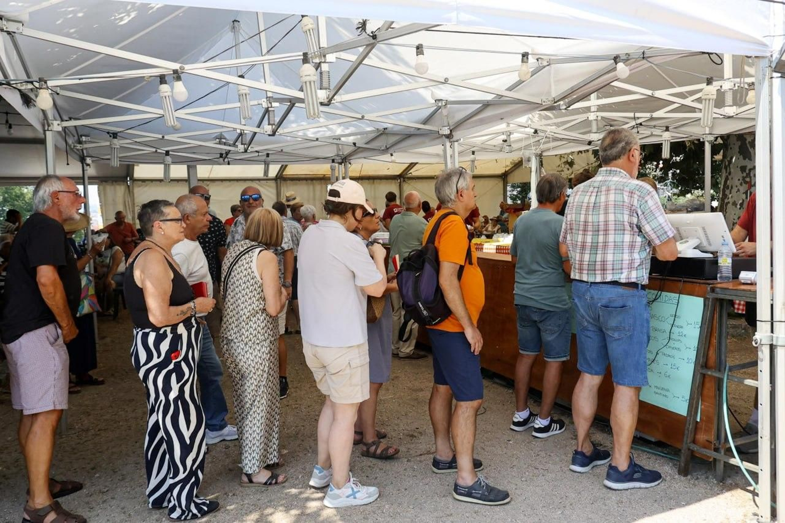 Galería | Vigo se vuelca con San Roque en una jornada marcada por el calor