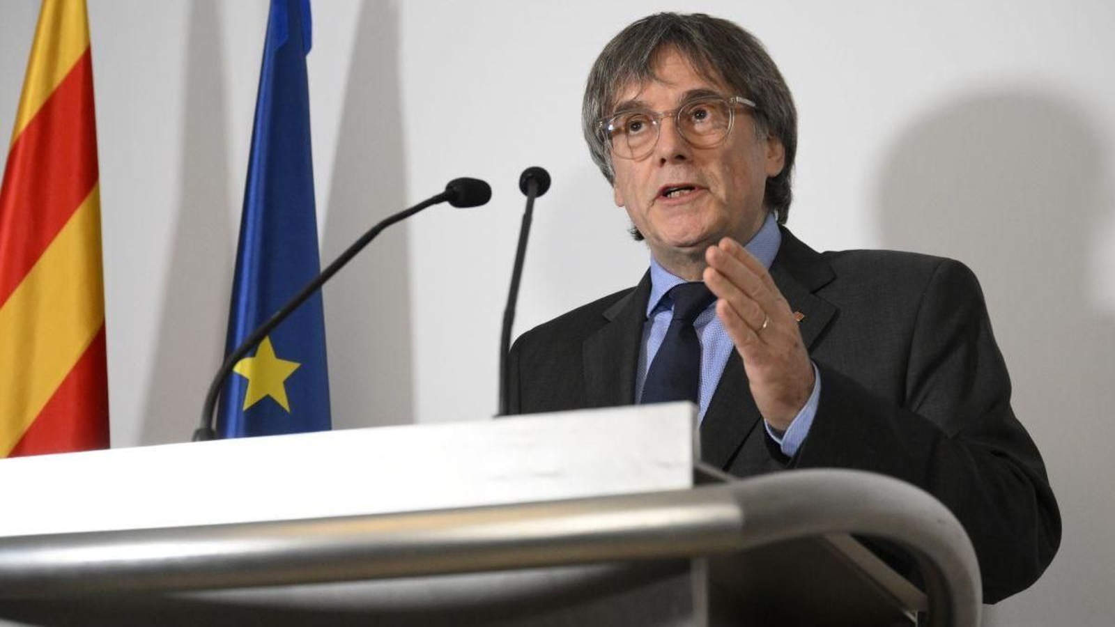 El presidente de Junts per Catalunya, Carles Puigdemont, en la rueda de prensa en Waterloo.
