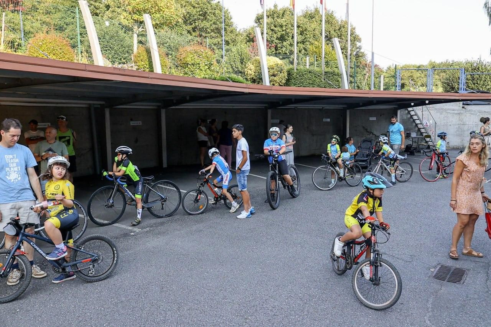 Galería | El Gran Premio Ciclista de Teis madruga para esquivar el calor