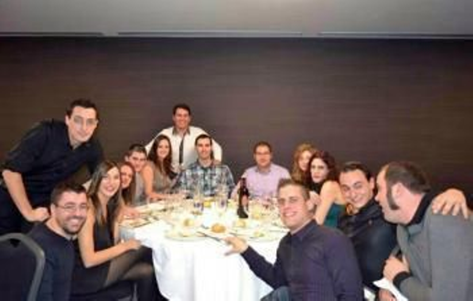 La tradición de las cenas de empresa navideñas supera la crisis y comienza a renacer.