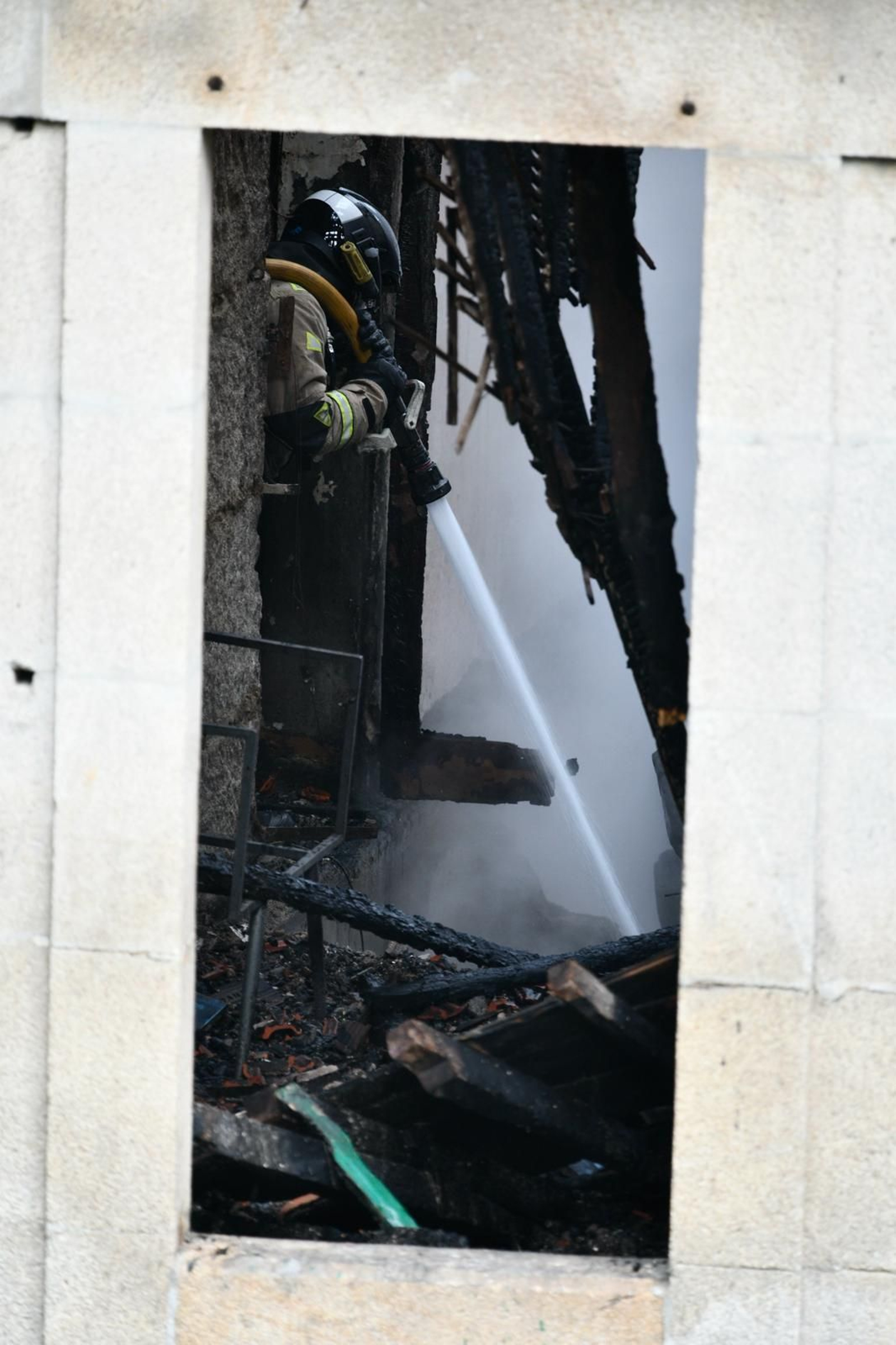 Galería | Así quedó la antigua Casa de Baños de Ourense tras el incendio