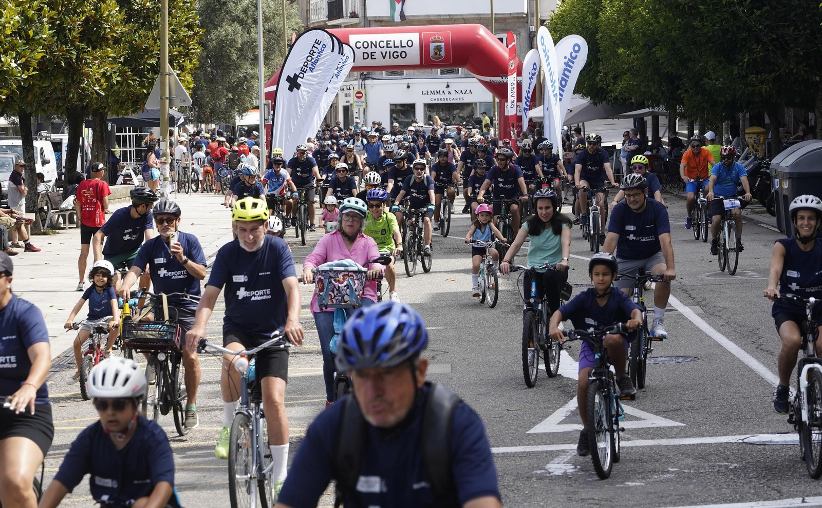 Galería | El ciclismo toma Vigo con la primera edición del Día de la Bici de Atlántico