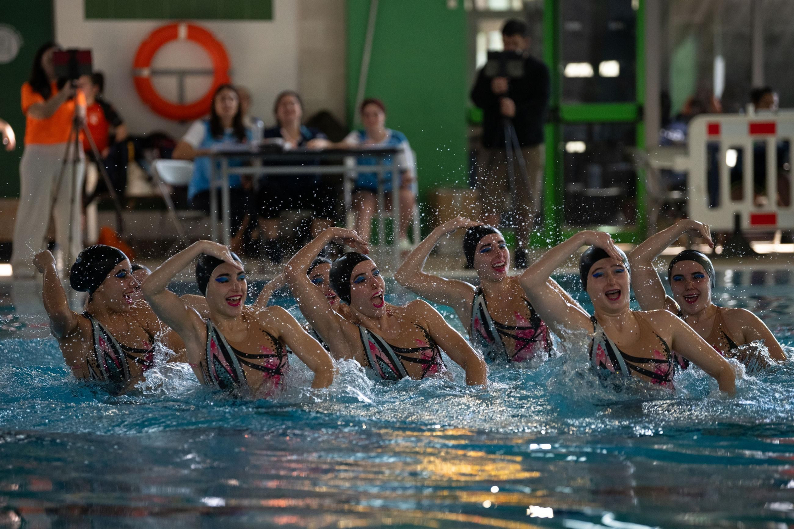 Galería |  La natación artística celebra su Campeonato Gallego de Invierno en Os Remedios