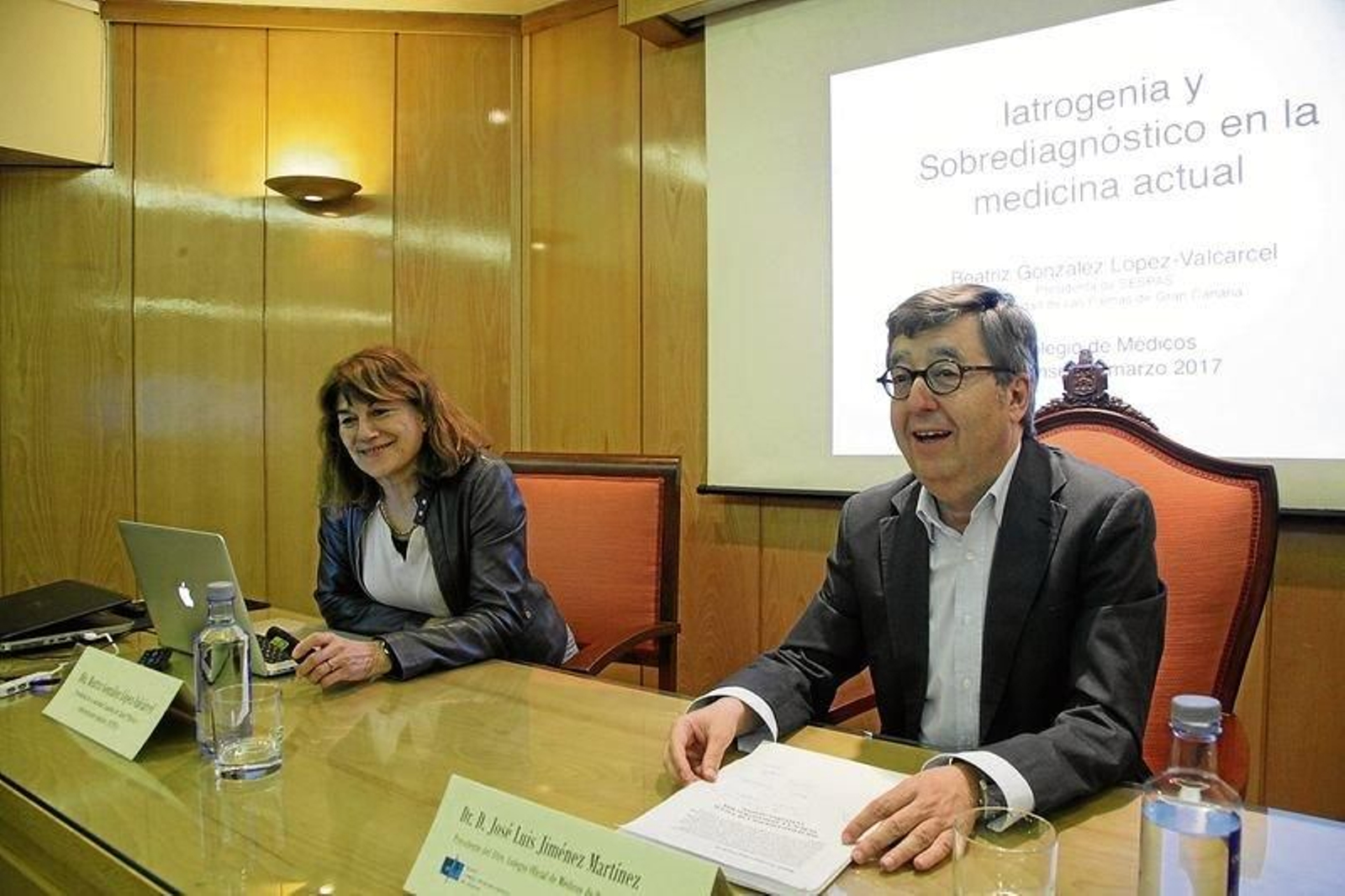 28.03.17.OURENSE.COLEXIO DE MEDICOS CHARLA DE BEATRIZ GONZALEZ VALCARCEL PRESENTA JOSE LUIS GIMENEZ.