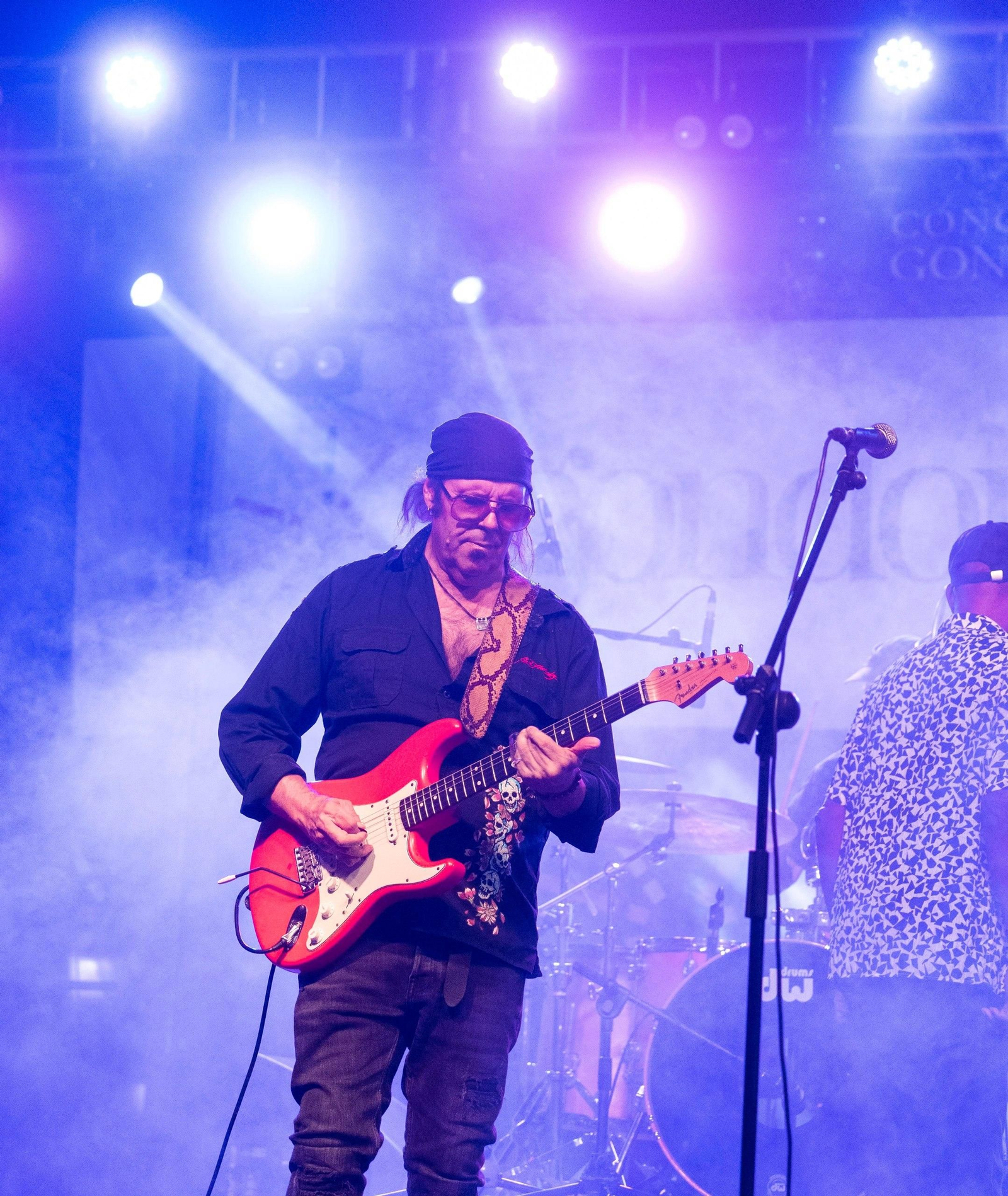Javier Vargas con la guitarra (4)