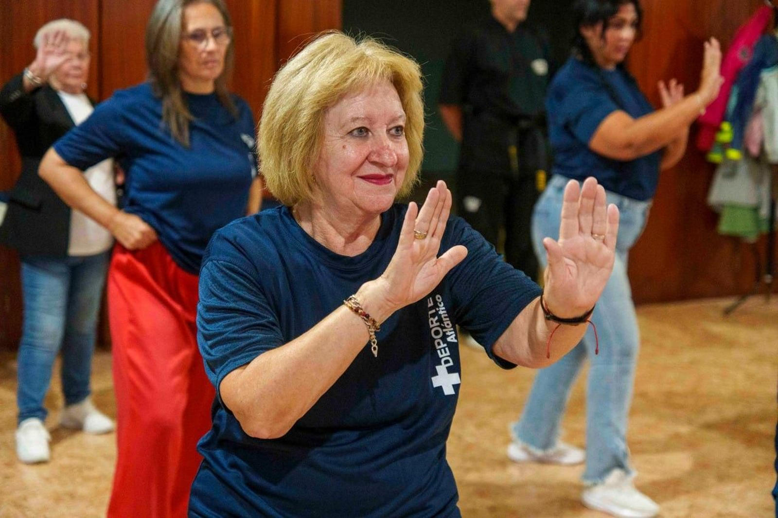 Galería | El curso de defensa personal de +Deporte Atlántico reúne a medio centenar de mujeres en Vigo