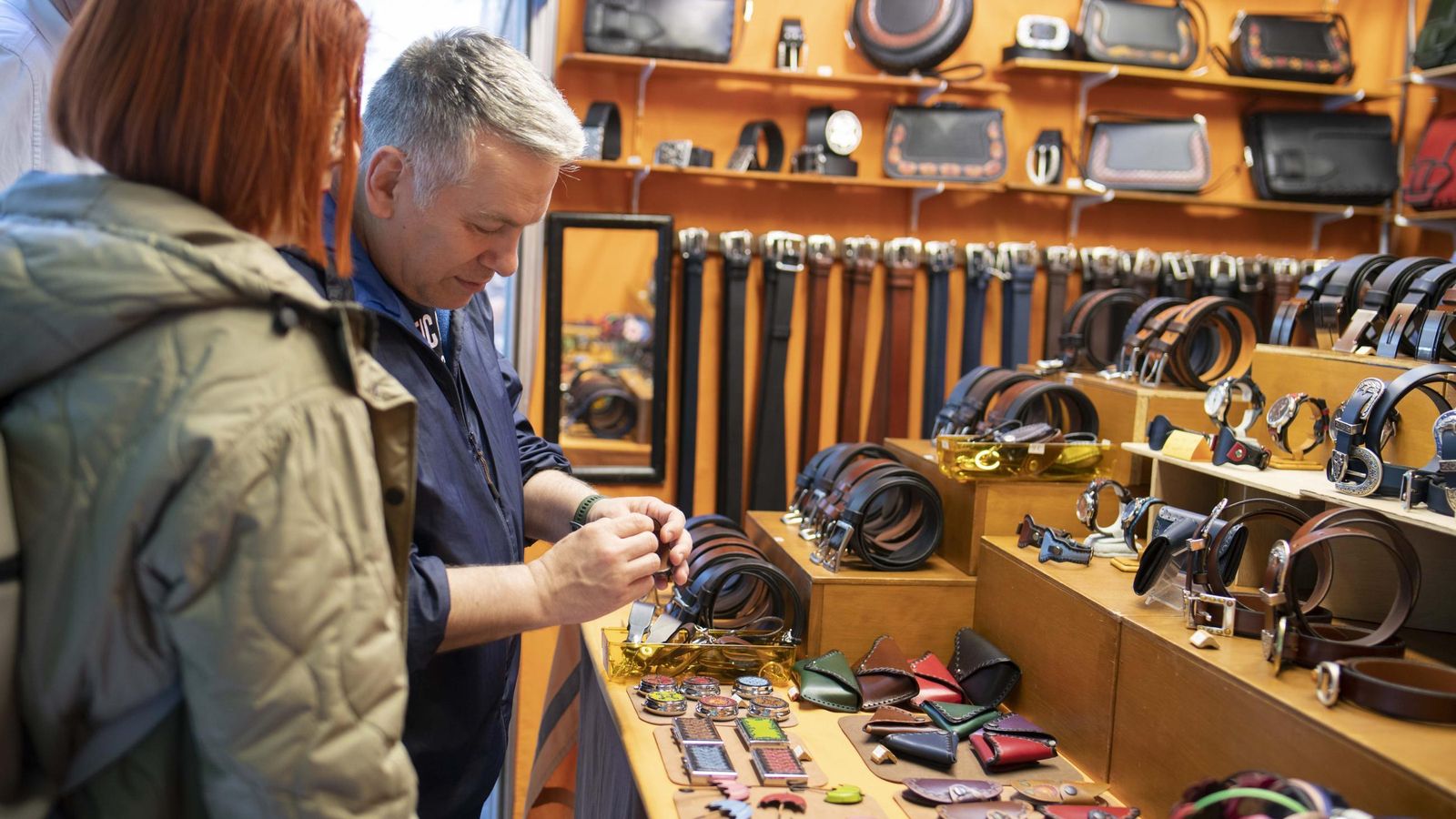 Uno de los puestos de la feria de artesanía.