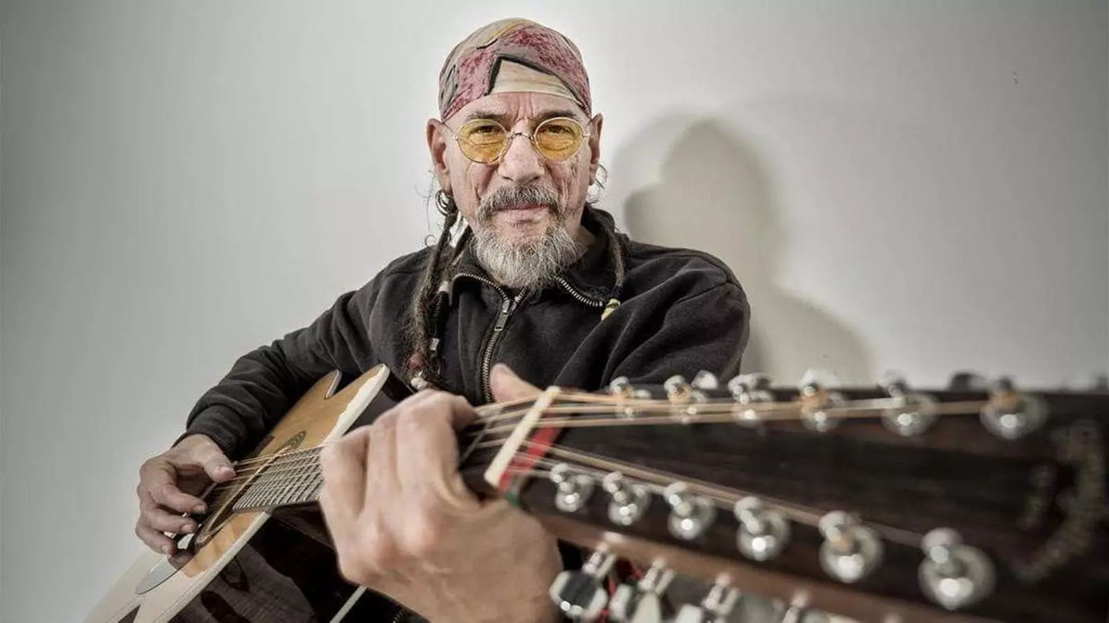 El Drogas, histórico vocalista, bajista y compositor de Barricada.