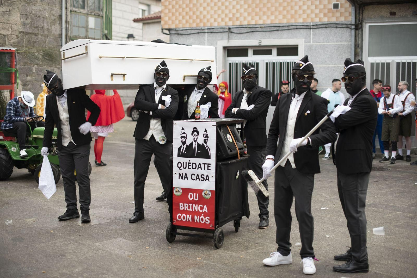 Xinzo de Limia. 26/02/2022. Sábado de Entroido en Xinzo de limia.
Foto: Xesús Fariñas