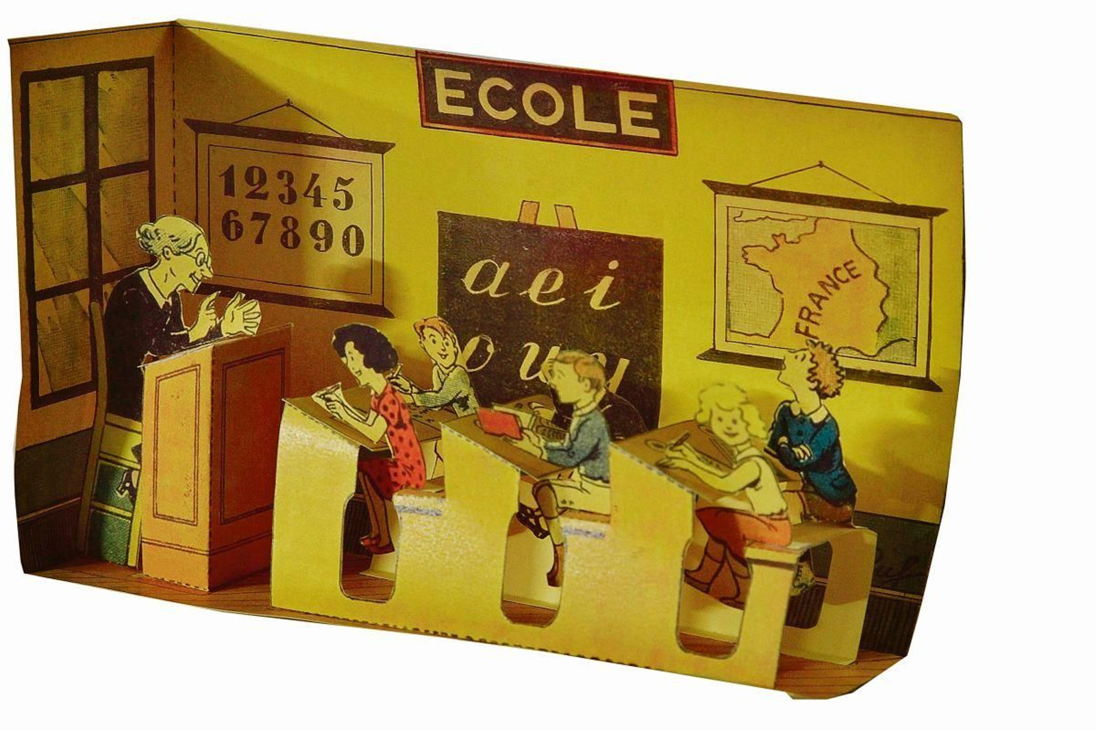 Maestra con cara de bruja y niños sonrientes.