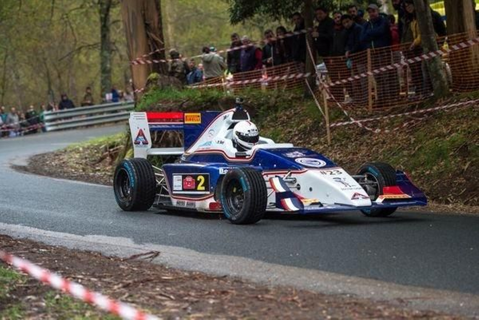 El piloto ourensano Pablo Rey, en una de las mangas oficiales de la jornada del domingo. (FOTO: ÓSCAR PINAL)