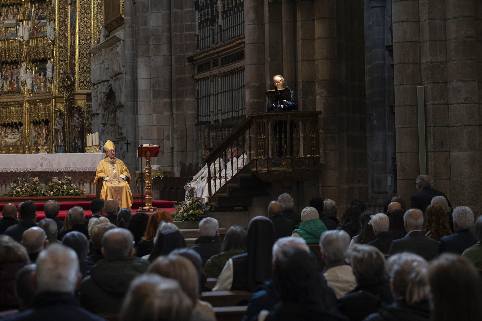 Galería | Misa del 50 aniversario del fallecimiento de Otero Pedrayo, en imágenes