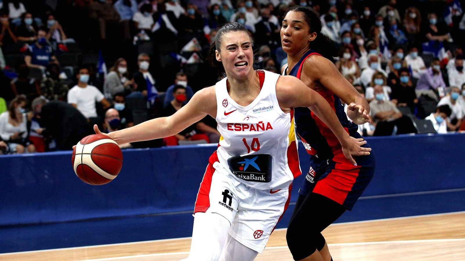 Raquel Carrera, en un amistoso contra Francia (EFE).