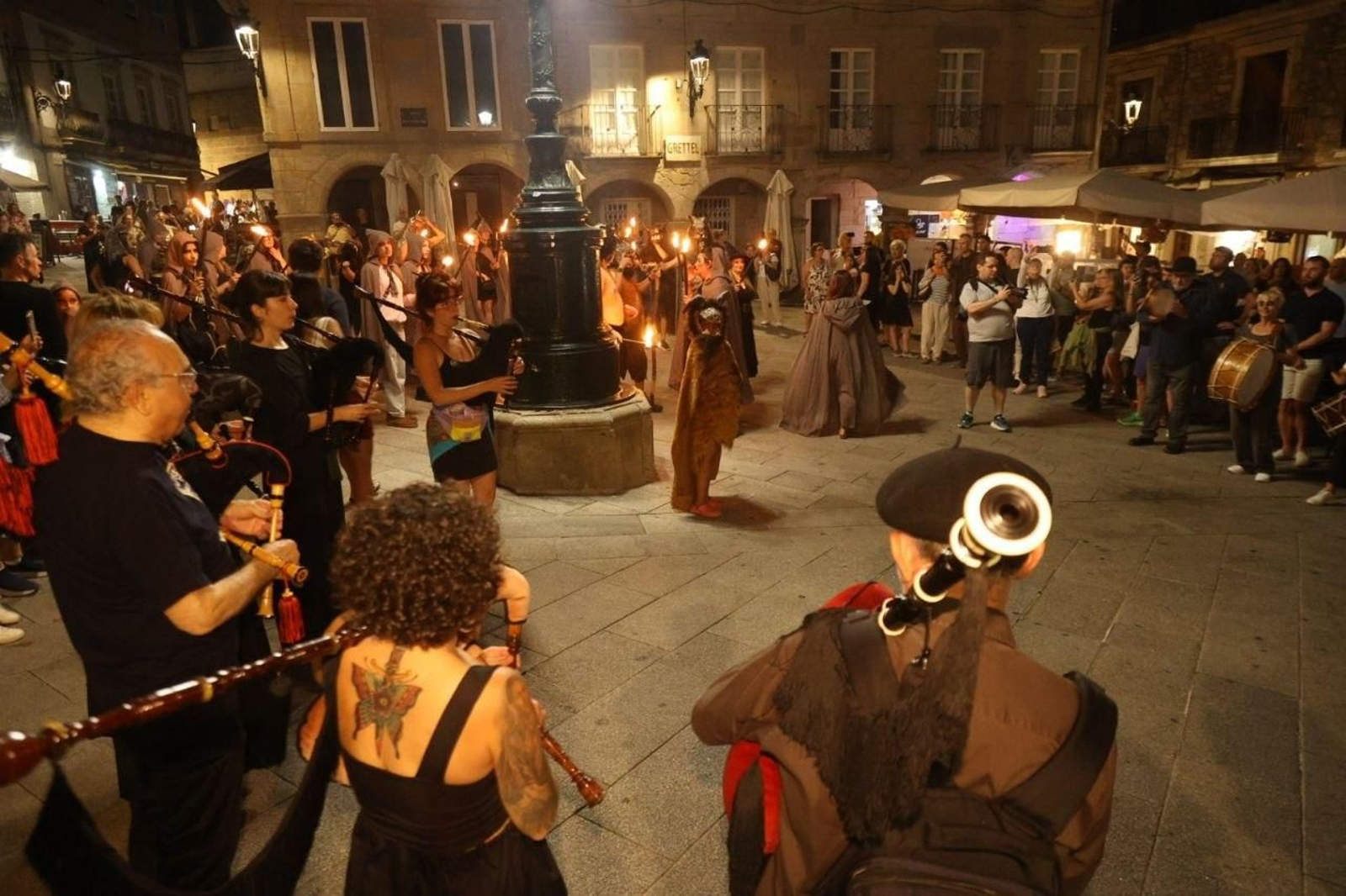 Galería | Las hogueras de San Xoán encienden Vigo y su área