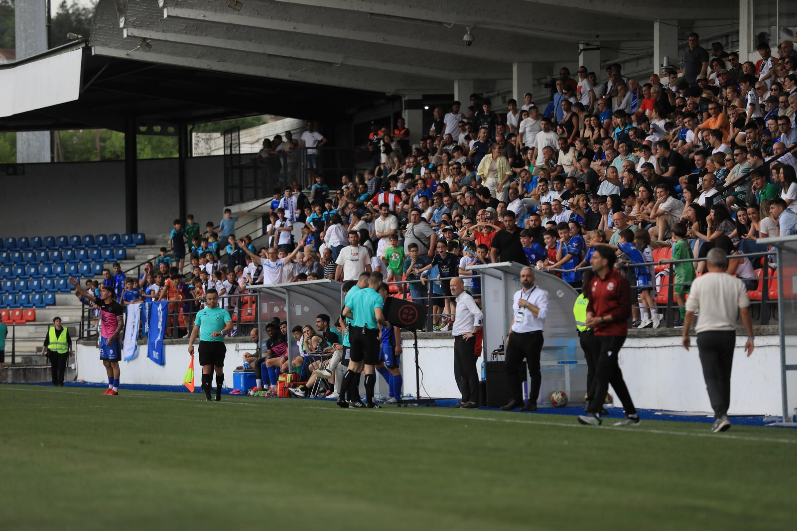 Galería | El Estadio de O Couto vive otra derrota, polémica, del Ourense CF