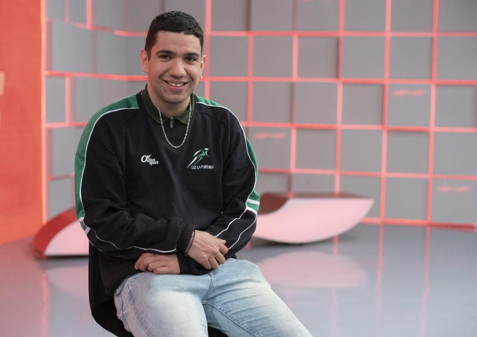 El atleta ourensano Martín Fernández, durante su visita al plató televisivo del programa +Deporte, en Telemiño.