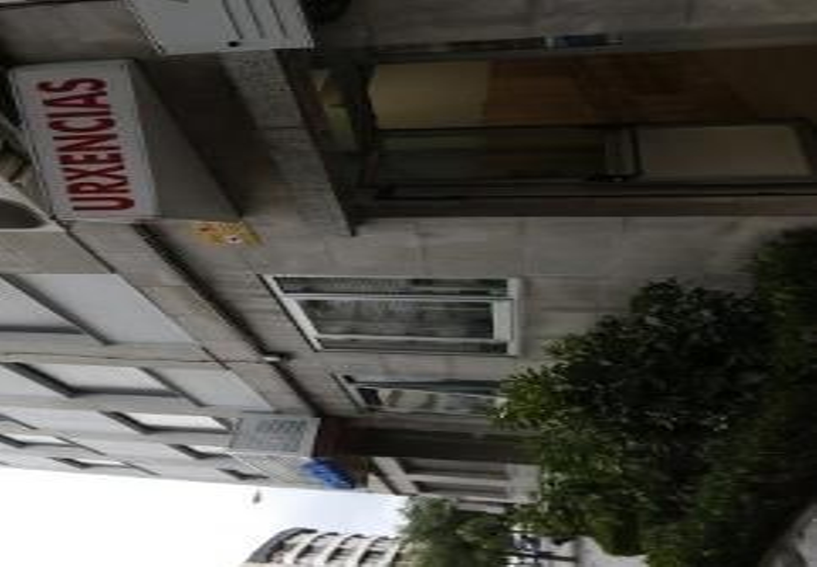 La entrada al servicio de urgencias de Cosaga, en Ourense (XESÚS FARIÑAS)