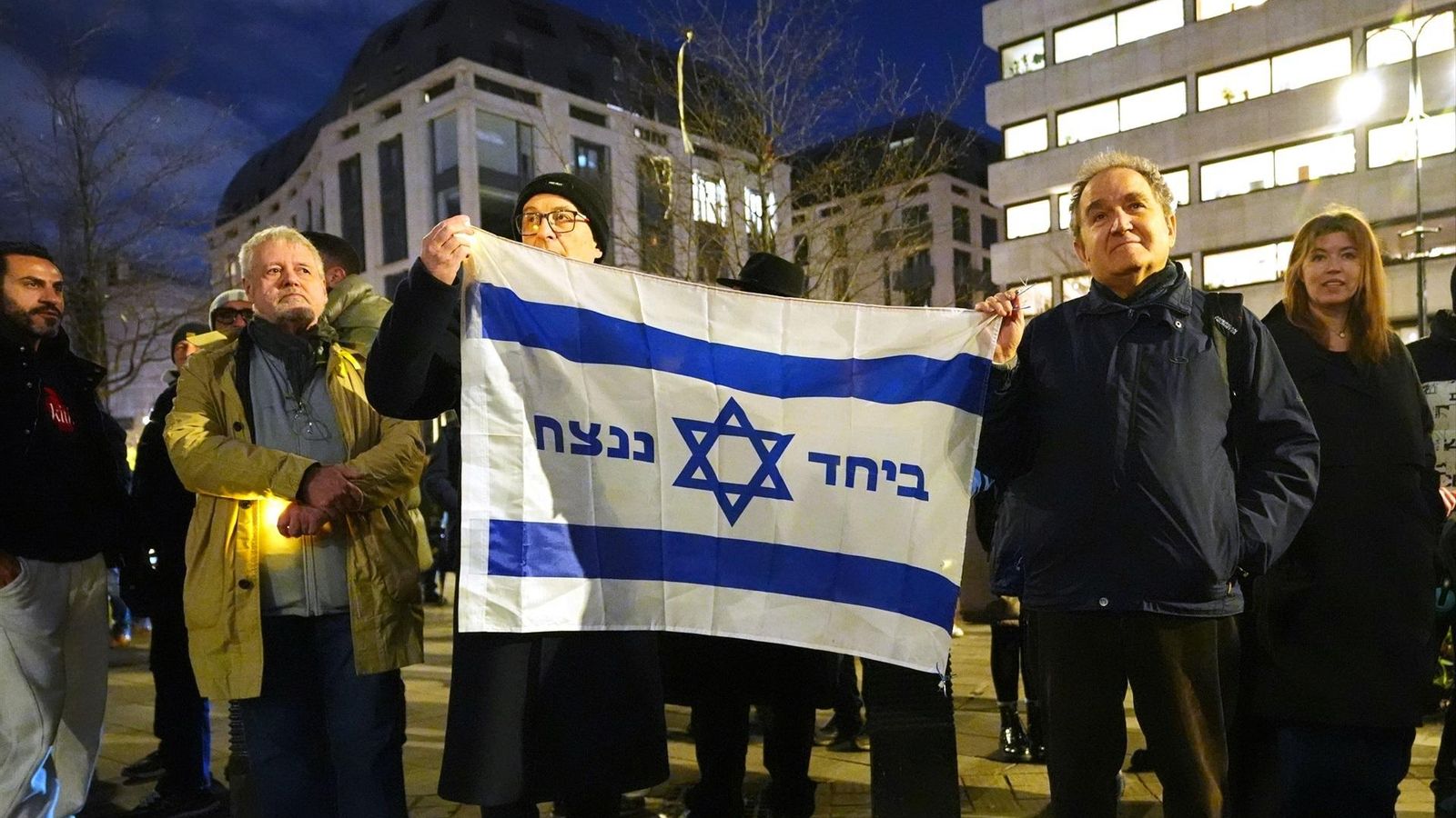 Vigilia en solidaridad con los fallecidos en el tiroteo en Australia