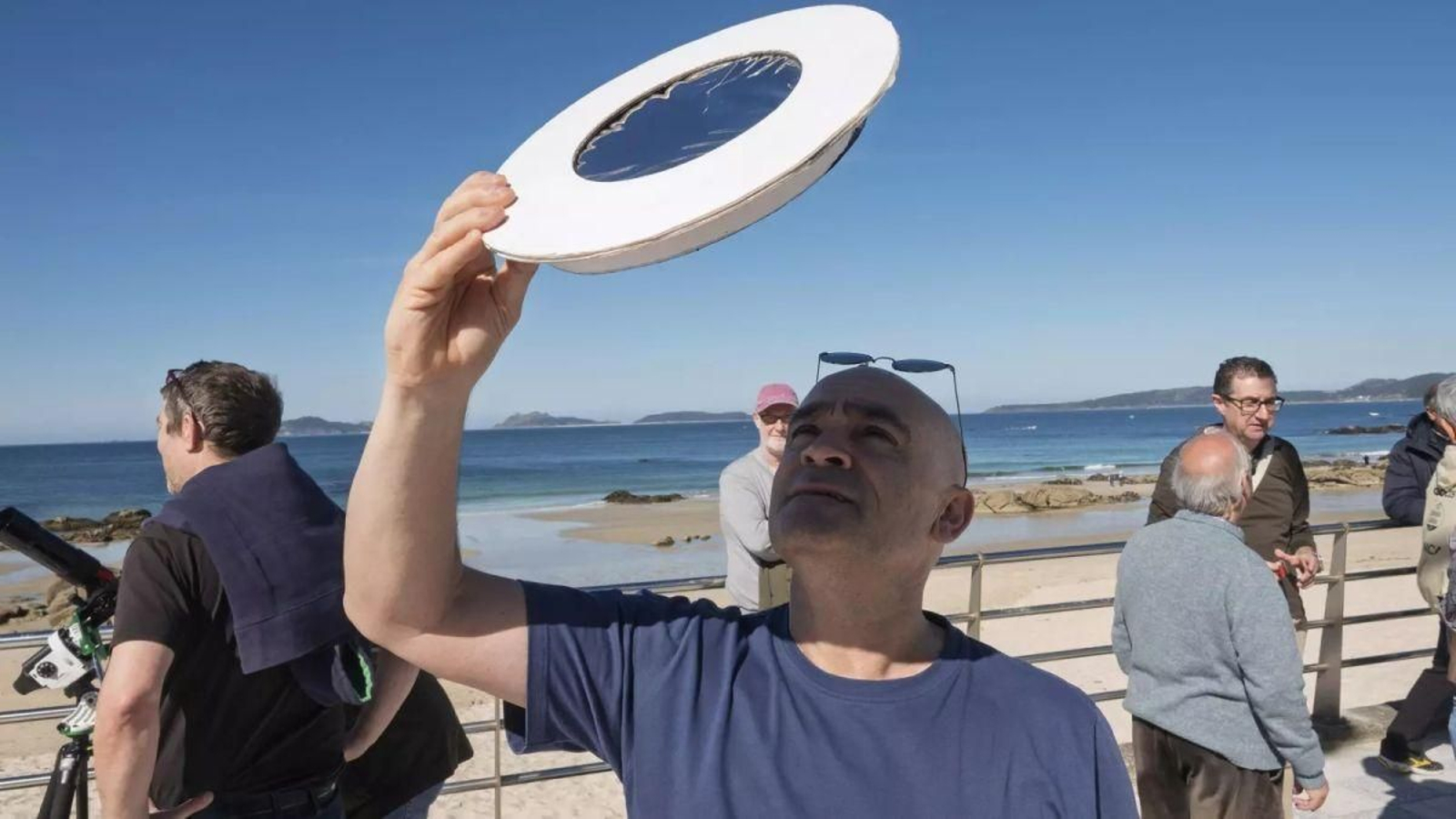 Enrique Alonso, durante un eclipse.