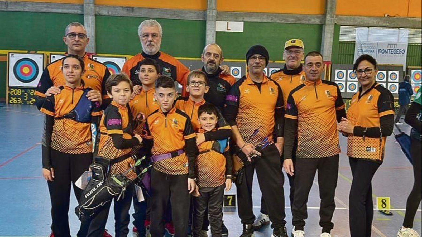 La representación del Club de Tiro Eiroás desplazada al Campeonato Gallego celebrado en Corme.