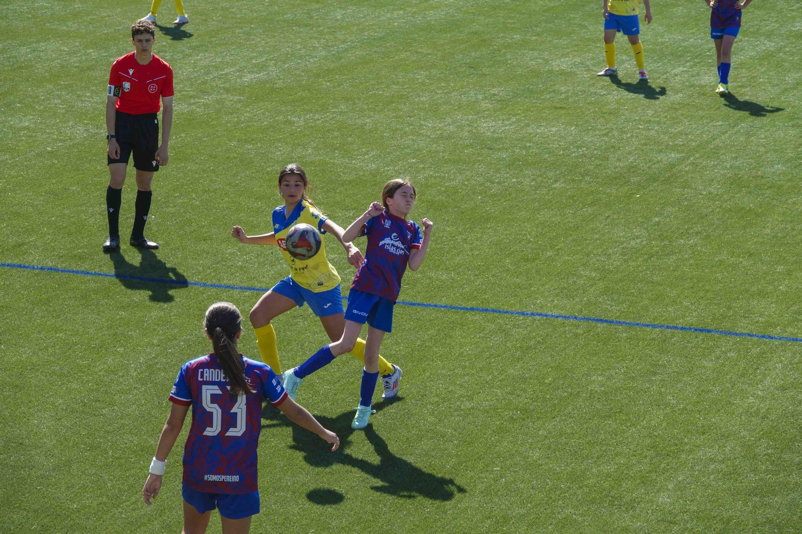 Galería | El fútbol femenino se cita en A Madroa para la II Copa Máis Enerxía
