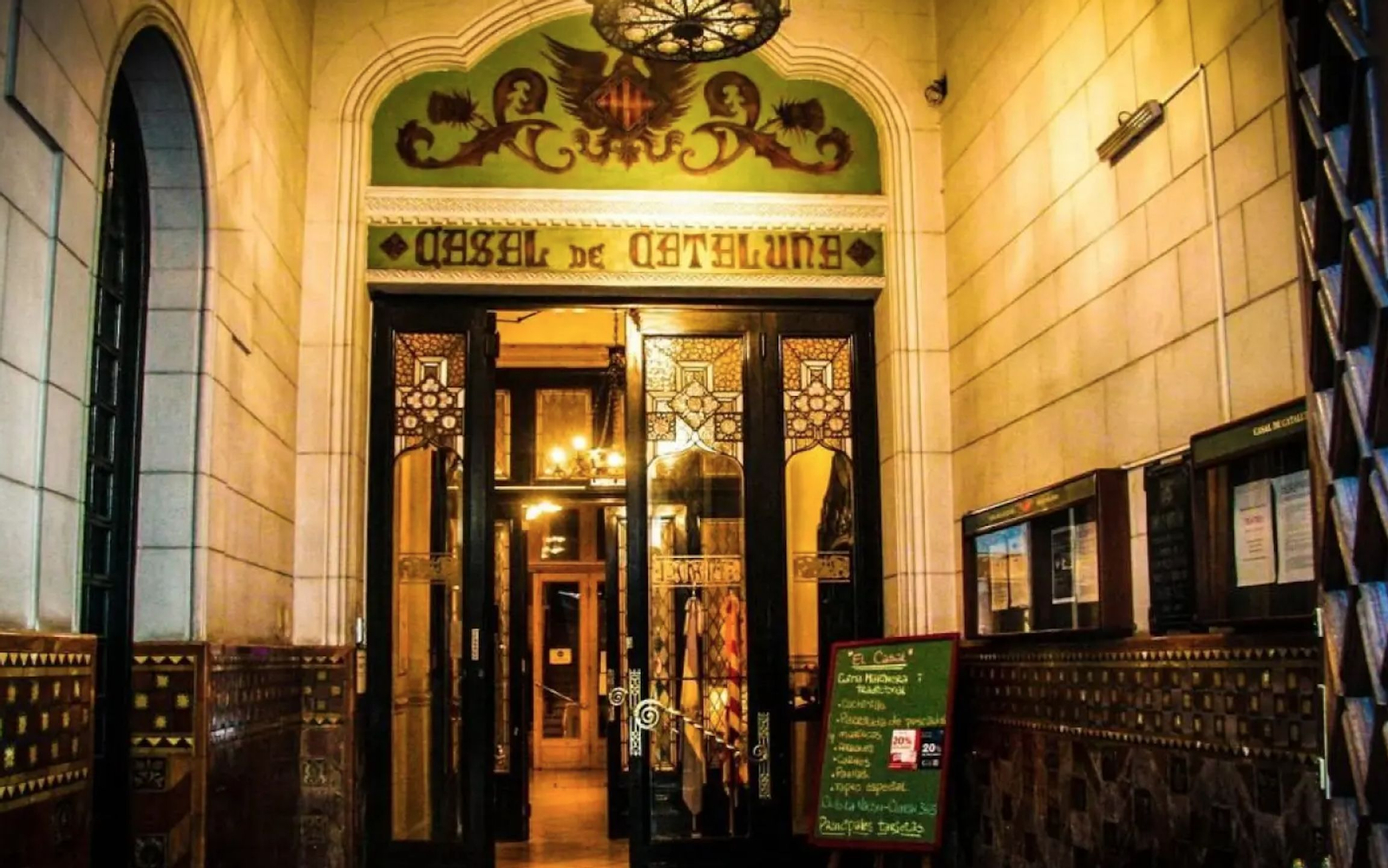 Entrada del Casal de Catalunya en Buenos Aires